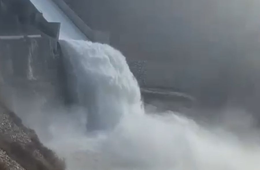 Situata nga moti shkakton përmbytje/ Rritja e prurjeve në Devoll: HEC-i i Moglicës hap portën e shkarkimit