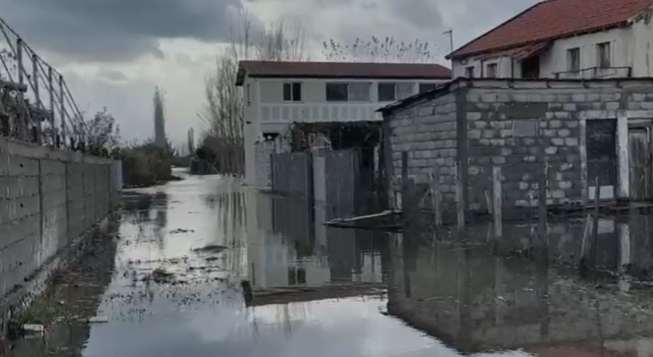 Situatë problematike në Lezhë për shkak të motit të keq, reshjet krijojnë vështirësi në tre bashki