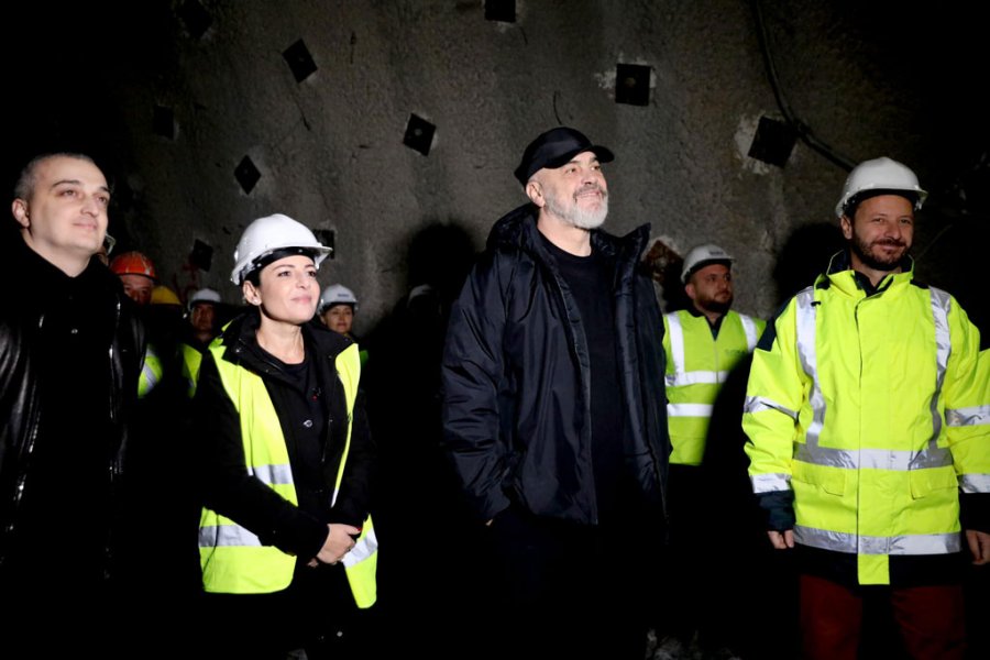 Skandali i Tunelit të Llogarasë/ Nga tenderat e manipuluar te pikëpyetjet mbi cilësinë e ndërtimit