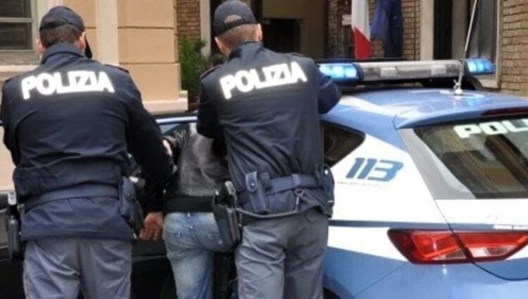 “Skifteri” shqiptar kapet duke vjedhur firmën e ndërtimit/ Kamerat dhe pronari e spiunuan