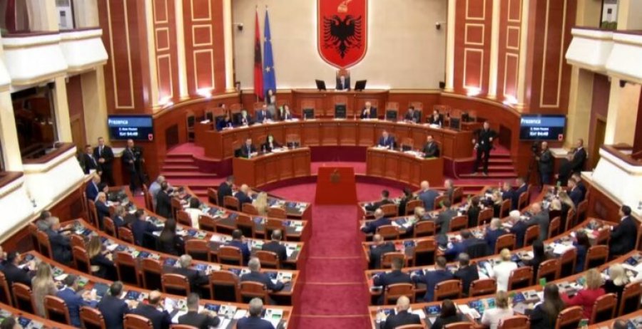 Sot seancë plenar në Kuvend/ Nga zgjedhja e anëtarëve të Komisionit Rregullator të KQZ, te raportimi i disa institucioneve, rendi i ditës