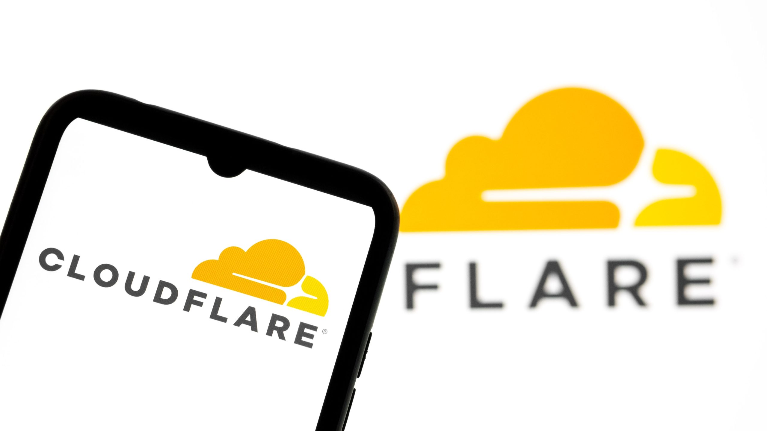 Sulm apo problem teknik? Bllokohen portalet shqiptare! Reagon “Cloudflare”: Në të gjithë botën…