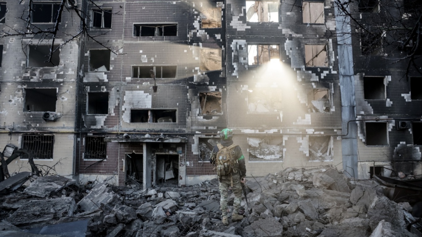 Sulm masiv me dronë rusë në Kharkiv, një i vdekur