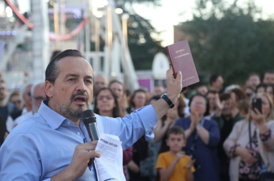 Sulmet ndaj Pastorit/ Qendra e Bashkëpunimit Ndërfetar në mbështetje të Akil Panos