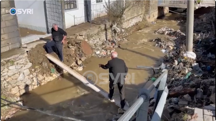 SYRI TV/ Përmbytjet, dëme në banesa e biznese, 62 familjeve u është dëmtuar shtëpia