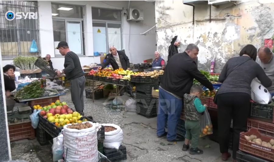 SYRI TV/ Qytetarët në Vlorë ankohen për çmimet: Rriten çdo vit pa arsye, shteti nuk bën asnjë kontroll