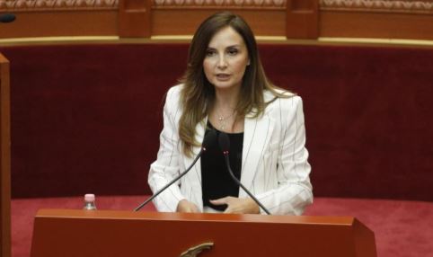 ‘Ta kishte shkarkuar’, Tabaku: Balluku e pandehur dhe menaxhon gjysmën e buxhetit