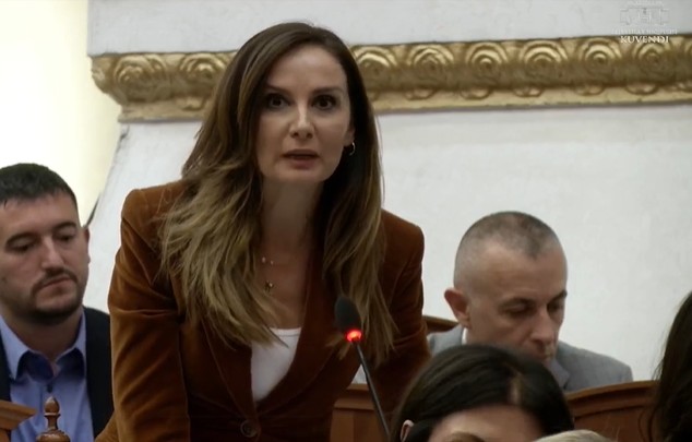 Tabaku në Kuvend: Qeveria kontrollon çdo kontratë, buxheti është ‘han pa porta’!