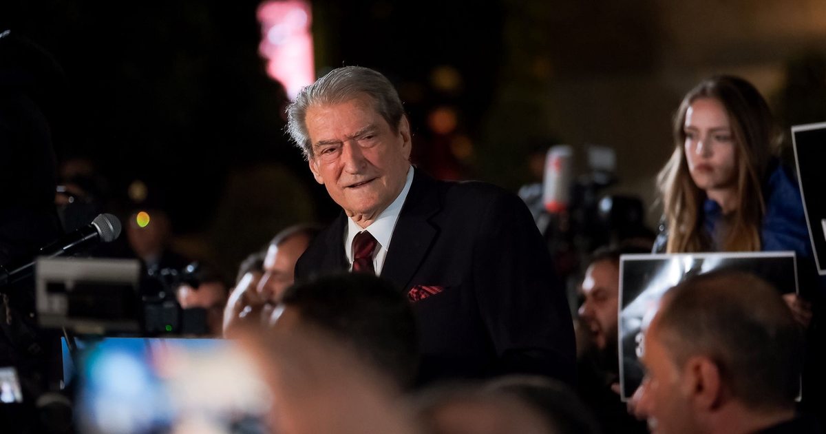 ‘Të sëmurët me kancer mbetën pa mjekime se ishin shumë’, Berisha për deklaratën e Ramës: Paratë i përdor për avion taksi