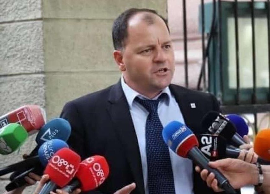 “T’i hap rrugë riorganizimit”/ Humbja e thellë në Berat, Lefter Maliqi kërkon dorëheqjen e drejtuesit politik të PD-së