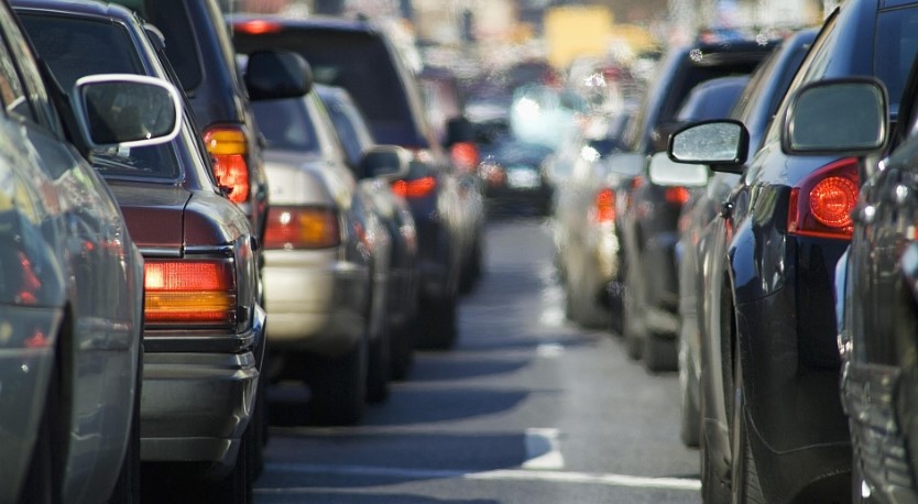 Tirana ‘mbytet’ nga trafiku dhe ndotja, mbi 1 milion makina në qarkullim, ja markat që dominojnë në tregun shqiptar