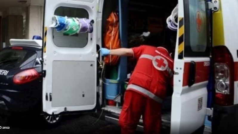 Tmerr në Itali/ Arrestohet 38-vjeçarja, tentoi të vriste foshnjën e porsalindur në tualet