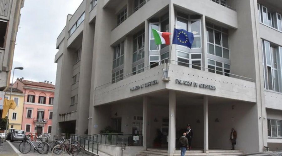 Trafikonte kokainë, dënohet shqiptari në Itali! Drogën e fshihte nën dyshek dhe vazo orizi…