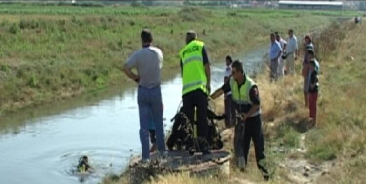 Tragjike në Elbasan/ E mori rrjedha e përroit, gjendet i pajetë  trupi i 40-vjeçarit (Emri)