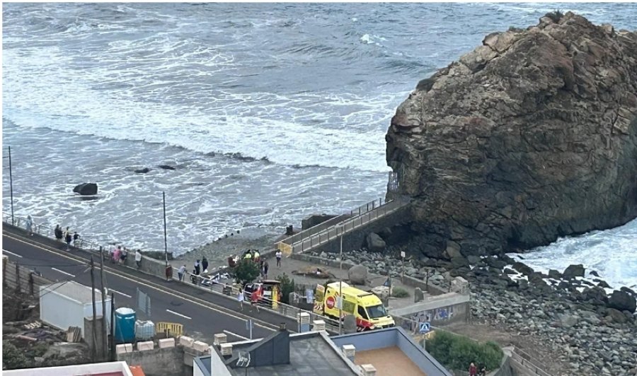 Tre të vdekur dhe 15 të plagosur në Tenerife, për shkak të kushteve të këqija të detit që përfshijnë ujërat spanjolle