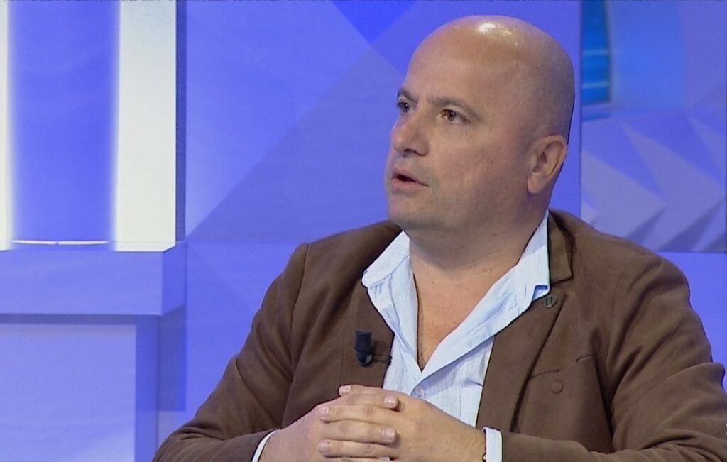 Tregu i pasurive të paluajtshme/ Çudit agjenti imobilar: 10 mijë apartamente në Tiranë do nxirren në shitje