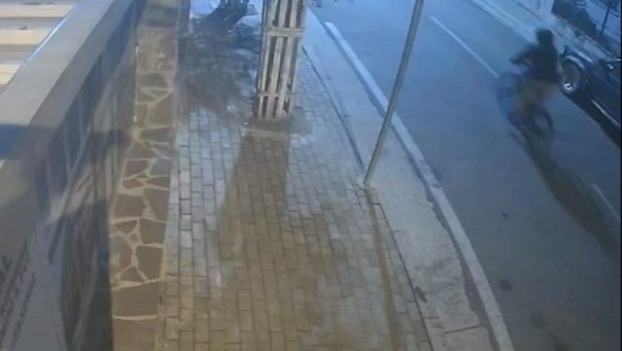 Tritoli në shtëpinë e Xhelal Mziut/ Dalin pamjet: Autori u largua me biçikletë, dyshohet se…