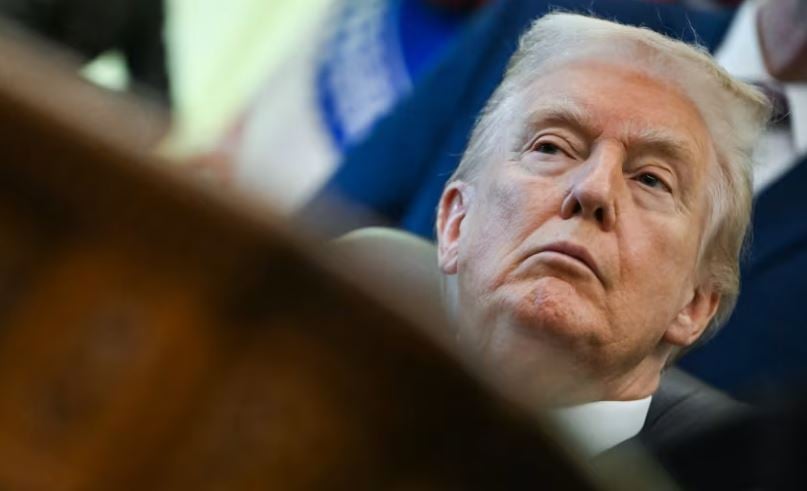 Trump fal Rudy Giulianin dhe dhjetëra aleatë të tjerë të përfshirë në çështjen e zgjedhjeve 2020