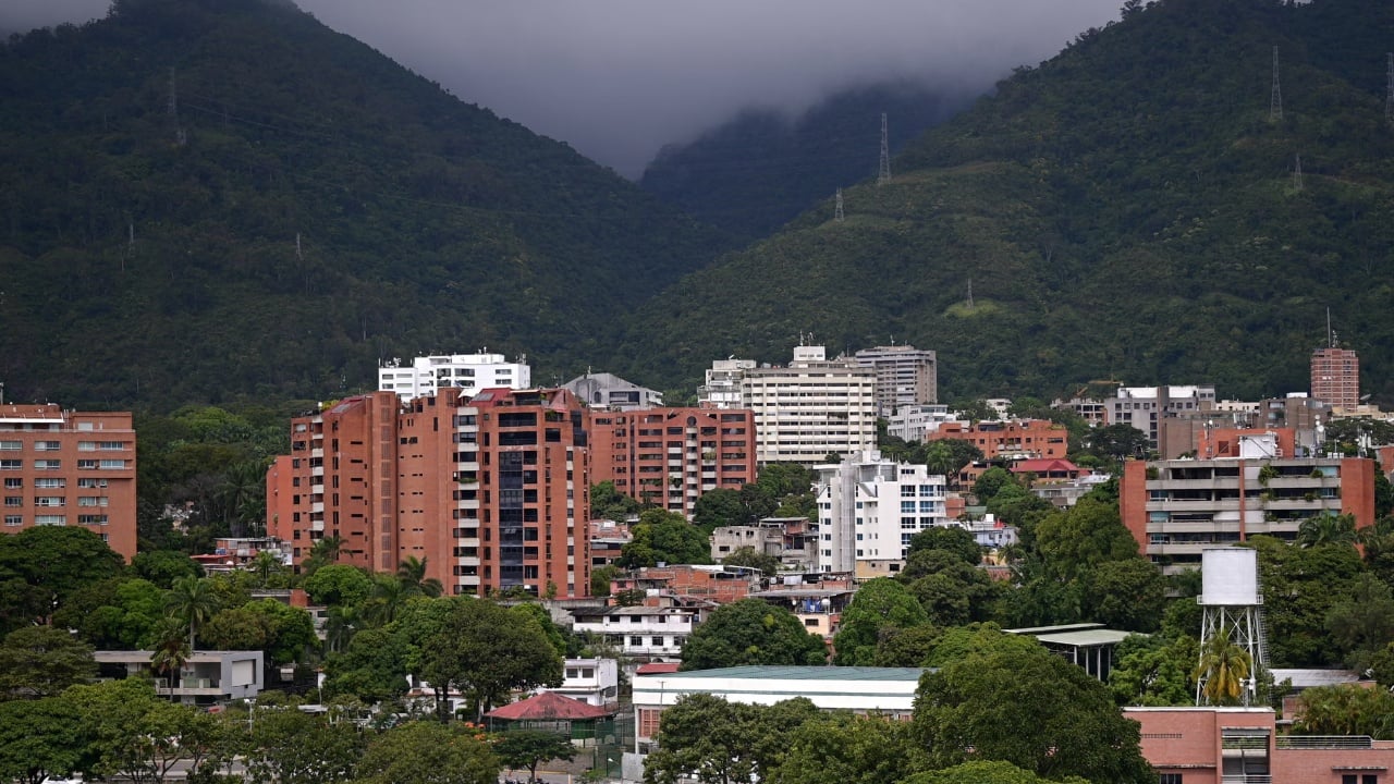 Trump shpall mbylljen totale të hapësirës ajrore të Venezuelës, Karakas reagon ashpër: Kërcënim kolonialist, shkelje flagrante e sovranitetit