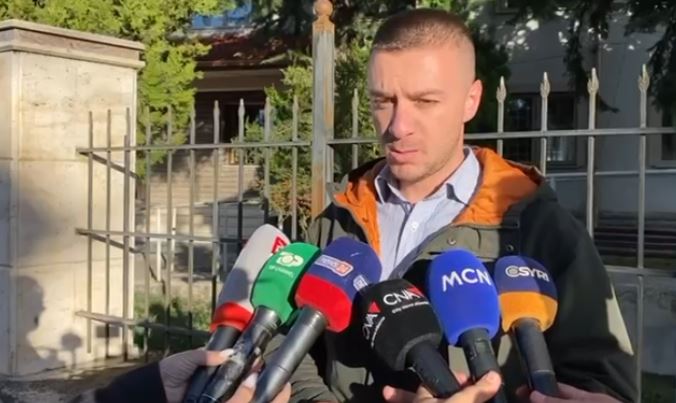 U arrestua pas konfliktit me këshilltarin e bashkisë, Muçllari reagon pas daljes nga burgu: Ishin ditë shumë të..