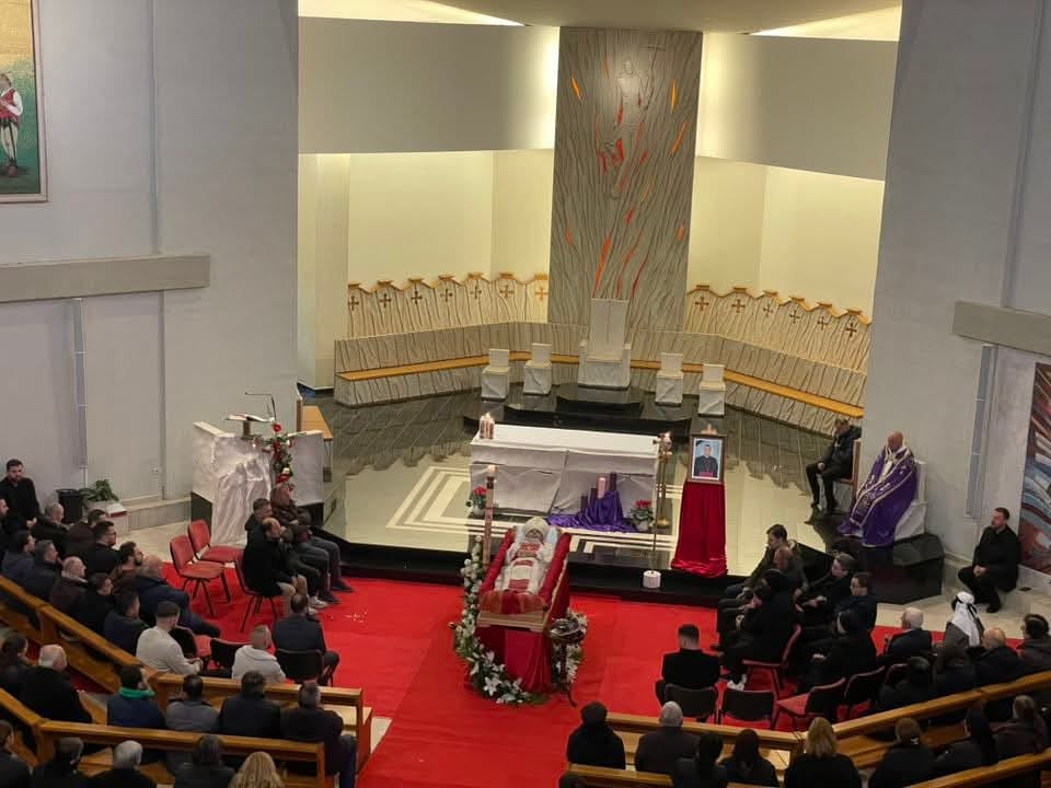 U nda nga jeta në moshën 52-vjeçare/ Homazhet për ipeshkvin Simon Kulli mbahen në Katedralen “Nënë Tereza”