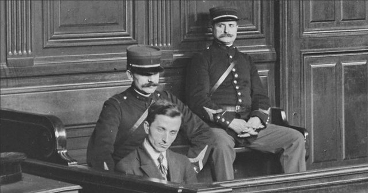 “U ndal të përshëndeste dhe shkëmbente dy fjalë, por u qëllua me një plumb”- Vrasja e Avni Rustemit, çfarë ndodhi me 20 prill 1924 pranë Pazarit të Ri