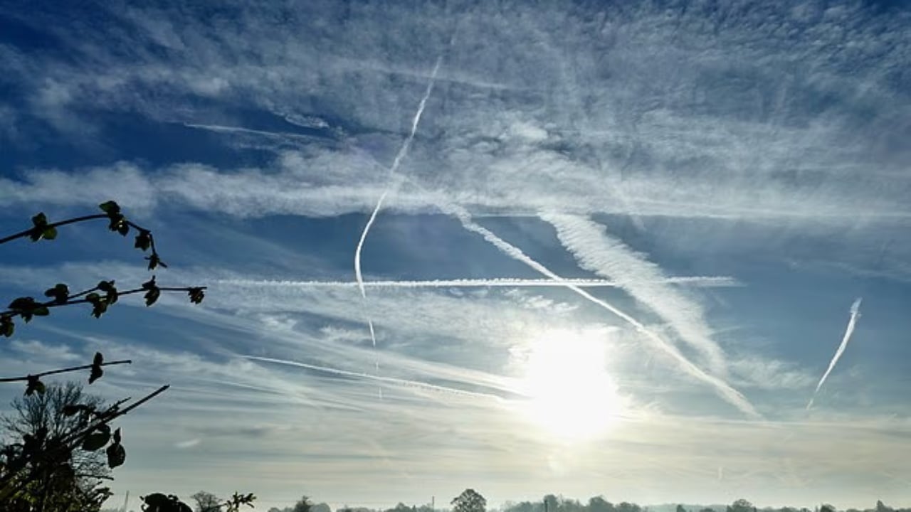 Ushtria amerikane akuzohet për spërkatje sekrete të kimikateve toksike në atmosferë/ Studiuesi mjedisor: Po shkatërrojnë sistemet jetike të planetit