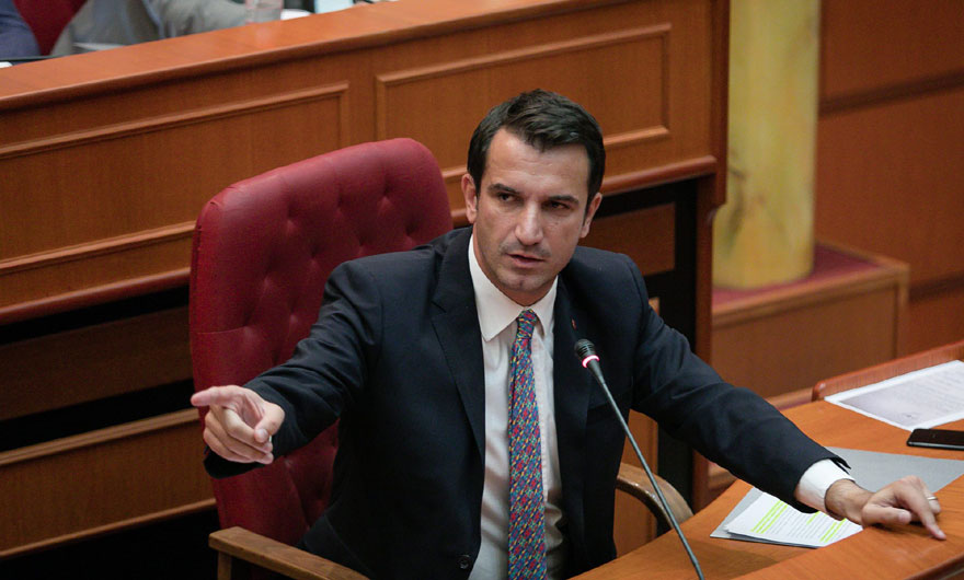 “Veliaj do të kthehet në zyrë”, këshilltari socialis i Tiranës: Do t’ia shpjegojmë pse e “tradhtuam”