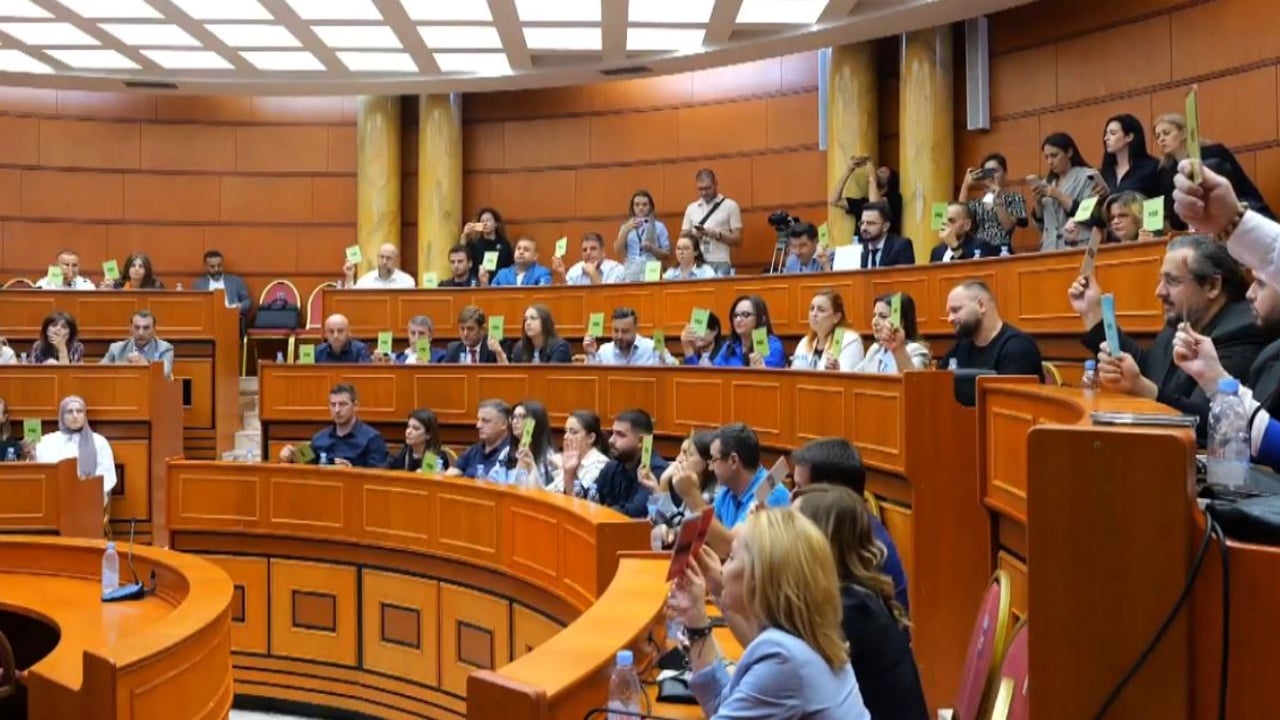 “Veliaj të vijë në Këshill”, edhe këshilltarët e opozitës janë dakord: T’ia themi në sy