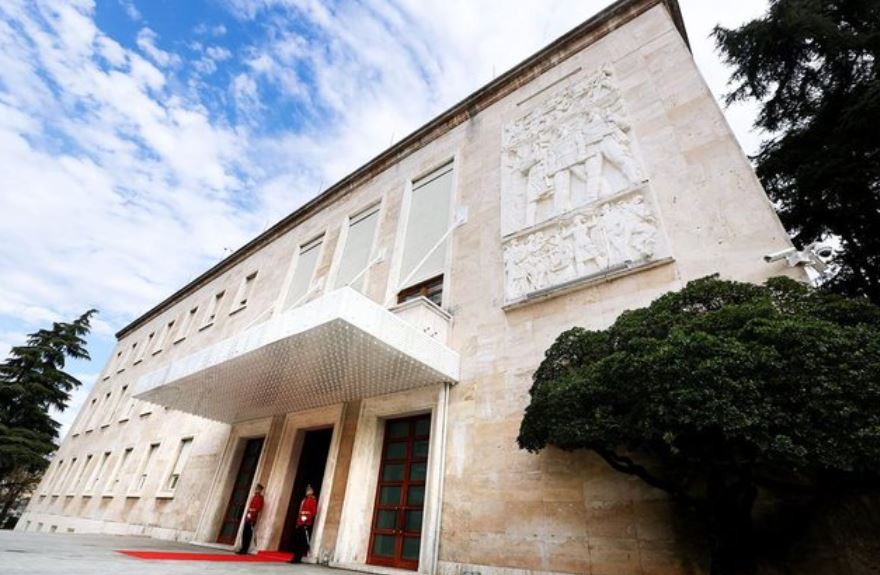 Vendim i qeverisë/ Projektligj për mbrojtjen e sinjalizuesve të shkeljeve