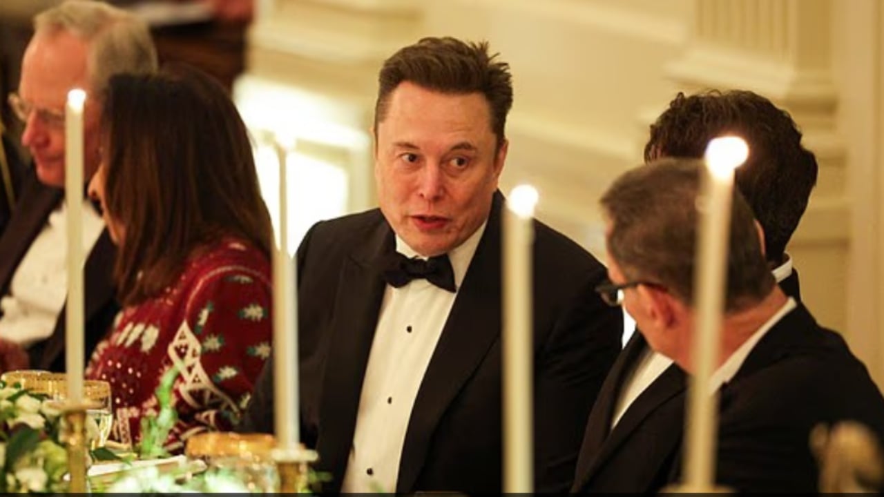 VIDEO/ “A mendoni se ai është terrorist?” Moment i sikletshëm në Shtëpinë e Bardhë, pyetja e Elon Musk që…