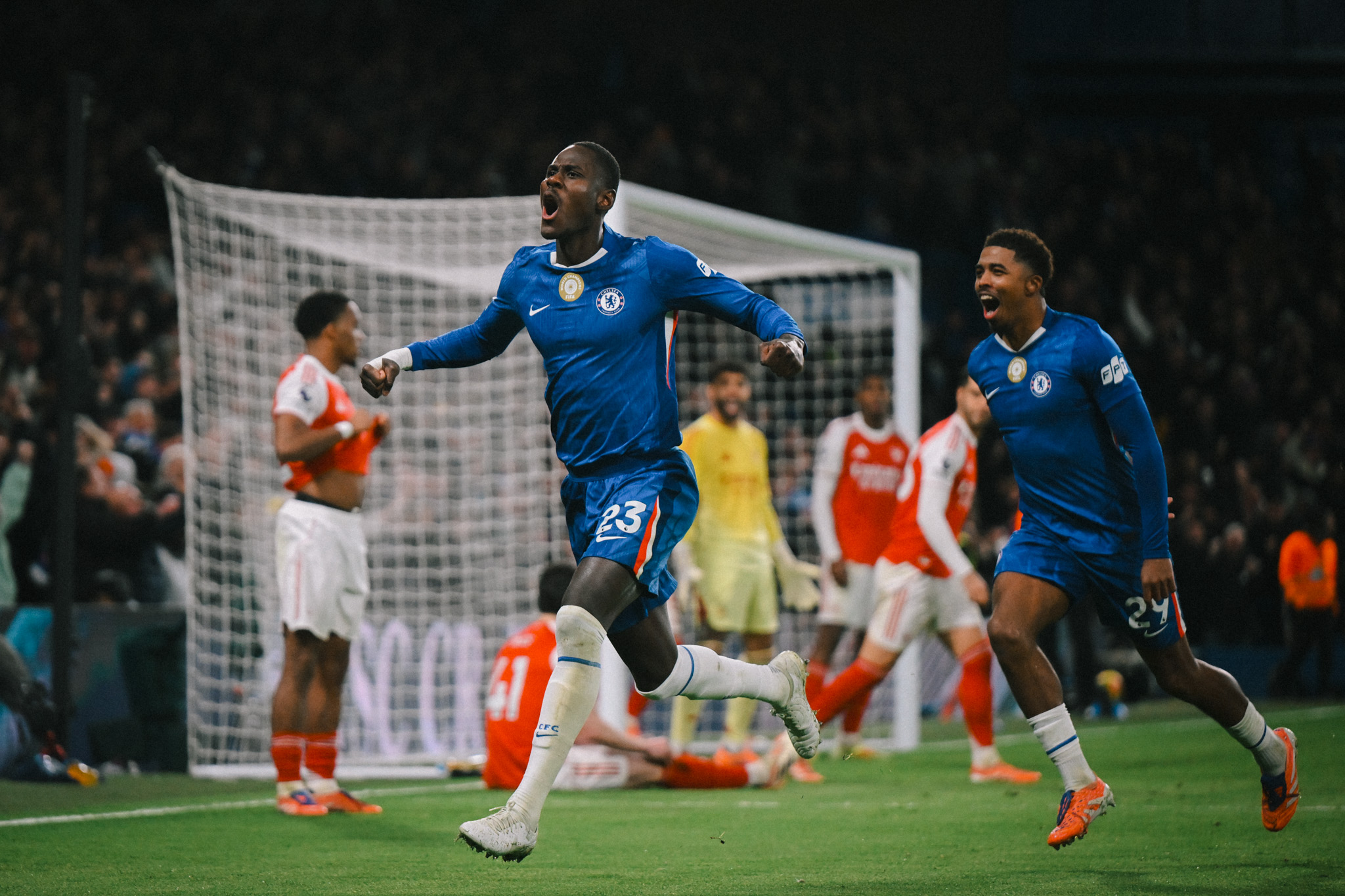 VIDEO/ Barazim në supersfidën e Premier League, Chelsea i merr barazim Arsenalit me një lojtar më pak