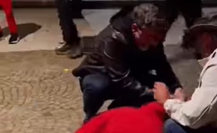 VIDEO / Bledi Çuçi i vjen në ndihmë tifozes që humbi ndjenjat para stadiumit ‘Air Albania’