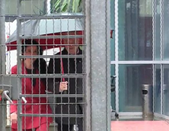 VIDEO-E pezulluar nga detyra, Belinda Balluku del nga GJKKO/ Seanca shtyhet me 2 orë, mbrojtja do njihet me aktet