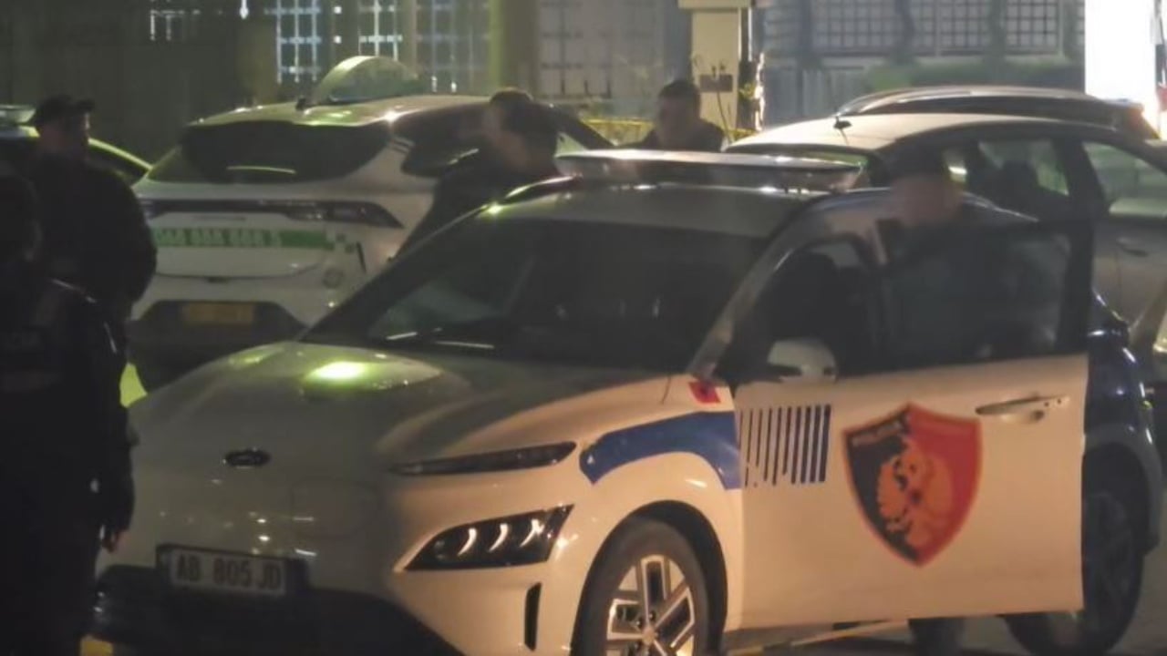 Video/ Ekzekutimi i Mond Mëhallës në Elbasan, pamjet kur një person futet me forcë në makinën e policisë