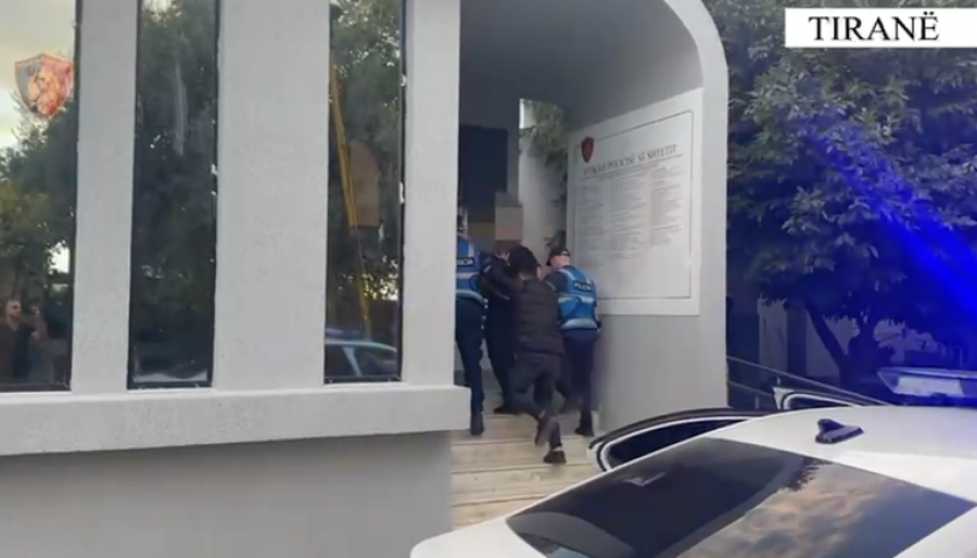 VIDEO/ Kanosën dhe shantazhuan të riun dhe familjen e tij, 1 pas hekurave, 4 të proceduar. Mes tyre 3 vëllezër