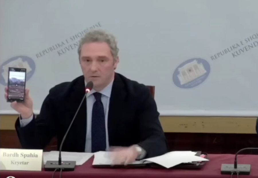 VIDEO/ Kullë-hotel brenda QSUT, Spahia zë ngushtë ministren e Shëndetësisë, heshtje totale për aferat