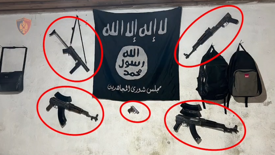 VIDEO/ Një dhomë e mbushur me armë e granata… Policia njofton se çfarë ndodhi në fshatin Orosh