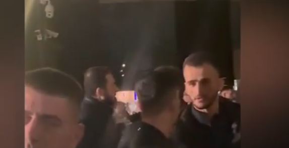 VIDEO- Protestës së opozitës i bashkohen Ervin Salianji, krah Berishës qëndrojnë Noka e Balliu