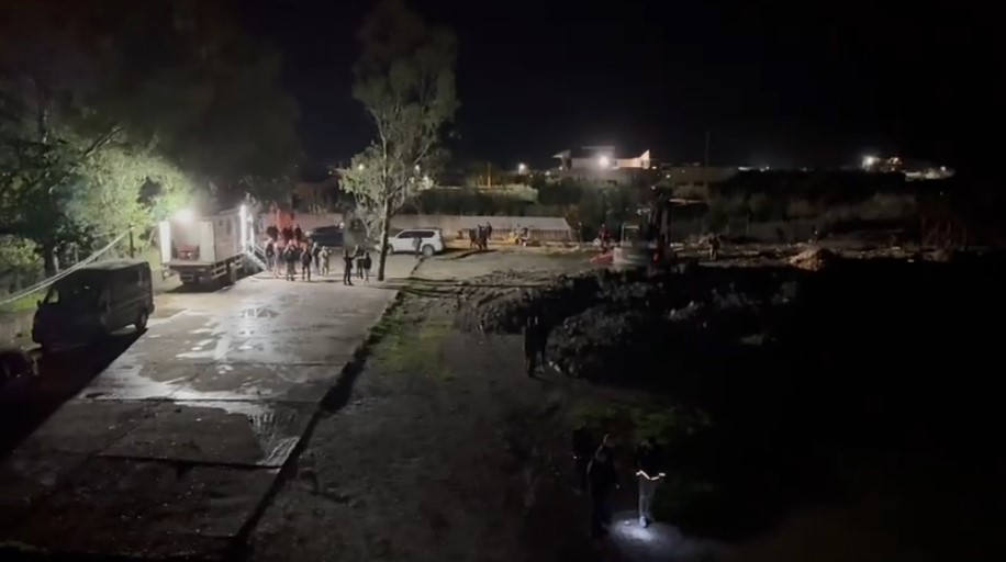 VIDEO- Rëndohet situata në Novoselë, Vjosa arrin kuotën 7.7 metra/ Evakuohen 3 familje, rrezikohet një biznes…