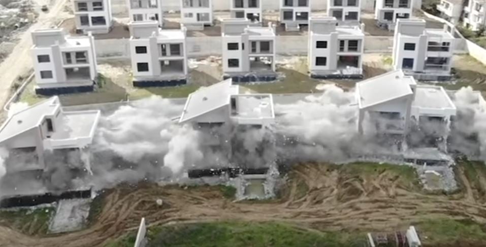 VIDEO/ Shemben tre vilat pa leje në Sauk, Rama: Nuk mund të ndërtohen në kurriz të komunitetit