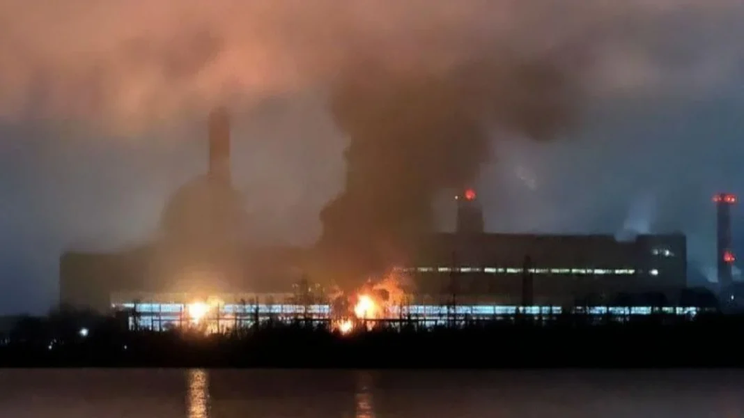 VIDEO/ Ukraina godet me dronë një termocentral në rajonin e Moskës, përfshihet nga flakët