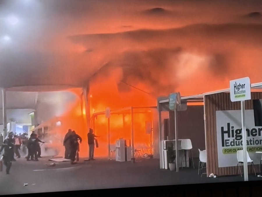 Video/ Zjarr në qendrën e konferencave të OKB-së për klimën në Brazil, evakuohen pjesëmarrësit