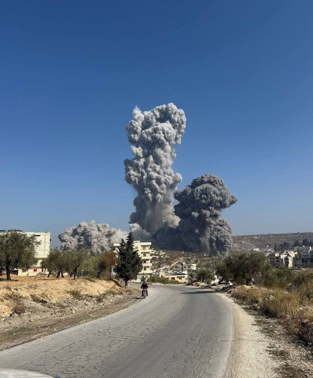 (VIDEO+FOTO) Shpërthen depoja e arm*ve në Siri, mendohet për të paktën 5 viktima dhe 9 të pl*gosur