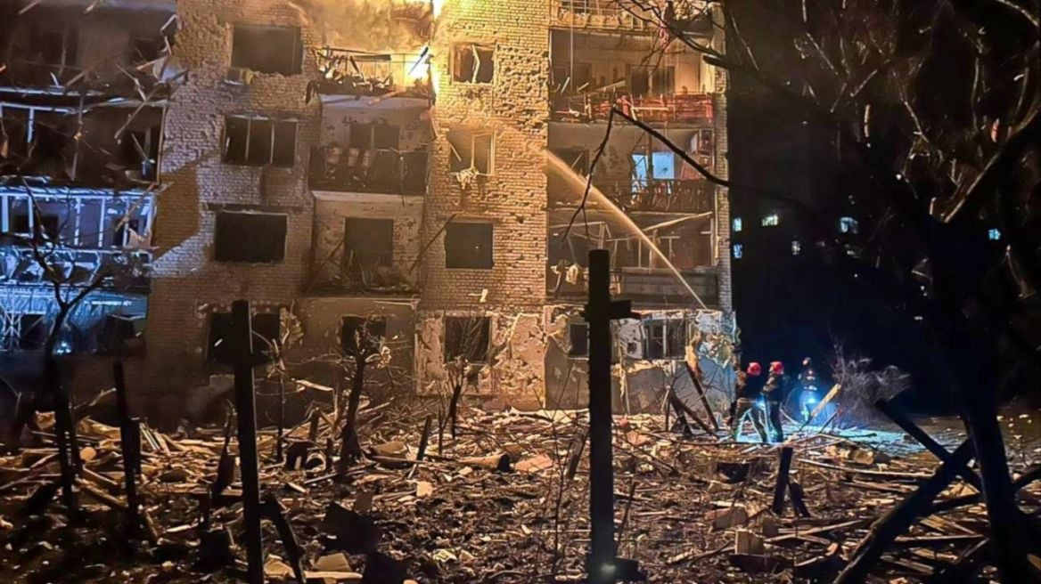 Vijojnë sulmet ruse në Ukrainë, 1 viktimë dhe 9 të plagosur në rajonin e Kharkivit