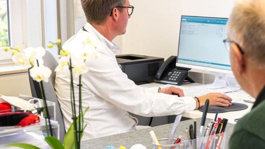 Vizita juaj e parë te urologu: Çfarë mund të presin burrat