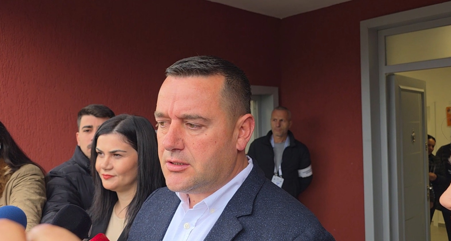 Voton kandidati socialist në Mat, Altin Bojni: Sot dita e fjalës së lirë, dilni votoni