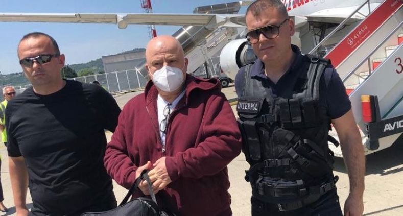 Vrau 2 persona pas debatit për makinat, prokuroria kërkon 25 vjet burg për ish-policin