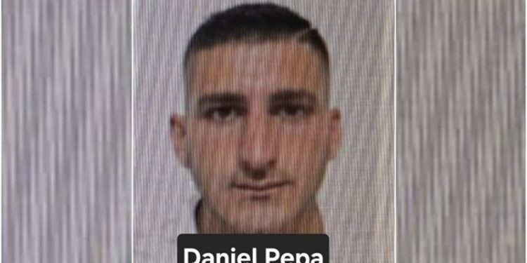 Vrau kamarierin për një kafe në Manzë, vetëdorëzohet në polici autori