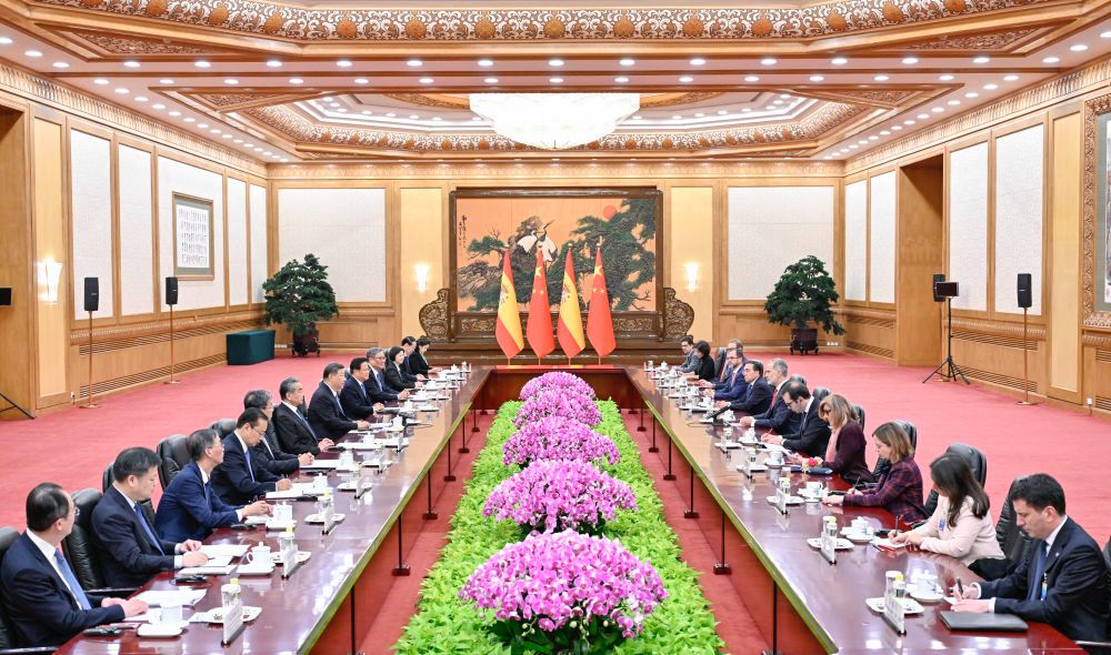Xi Jinping takon mbretin Filipe VI
